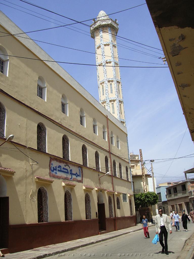 065-ORAN-Juin06-Eglise d'Eckmuhl devenue Mosquee..jpg - Unicode